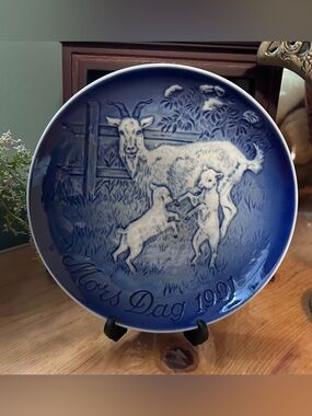 (UT) B&G Copenhagen • "Nanny-goat with Kids" Mother’s Day 1991